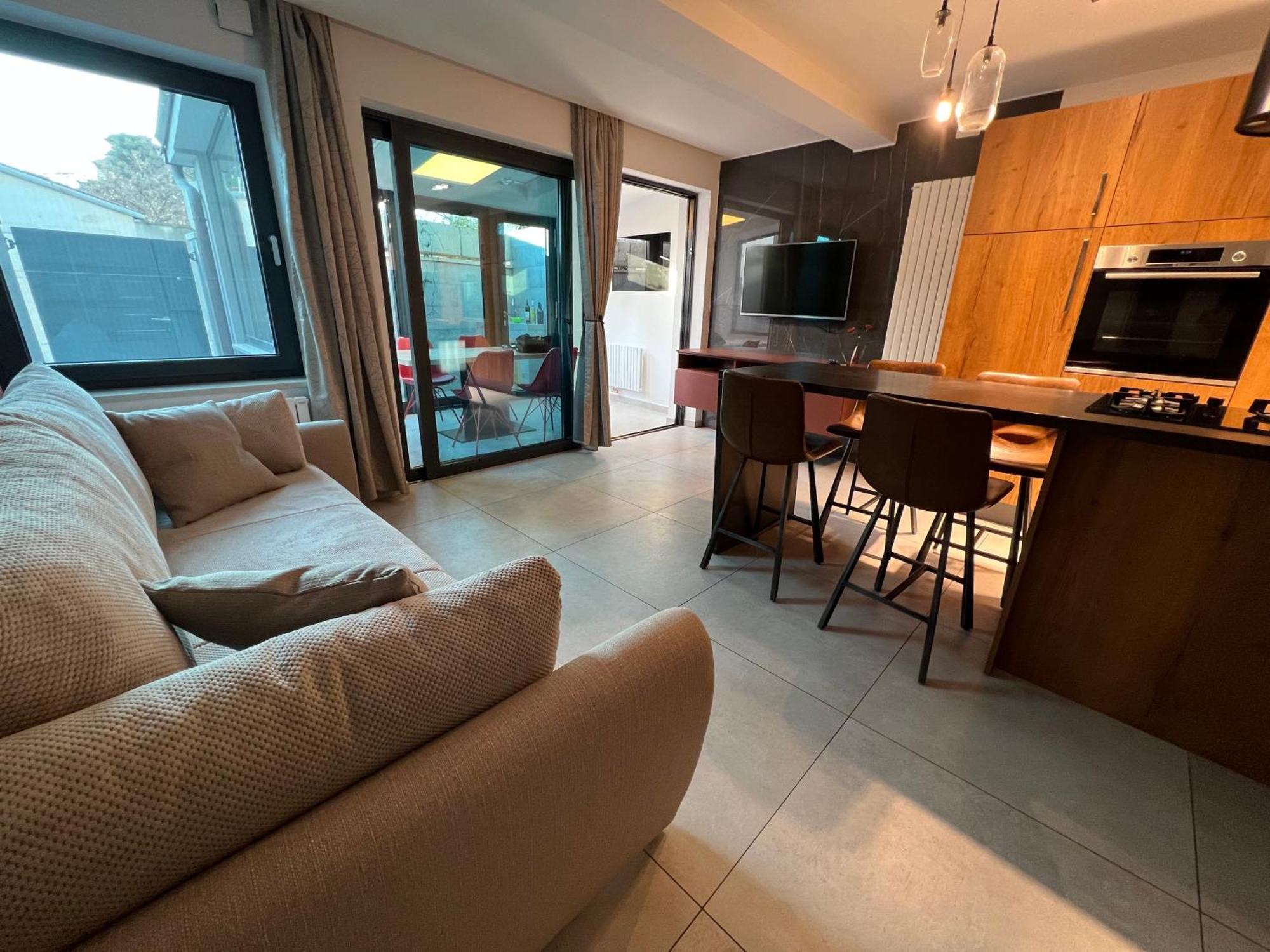 Alison Apartments Премантура Екстериор снимка