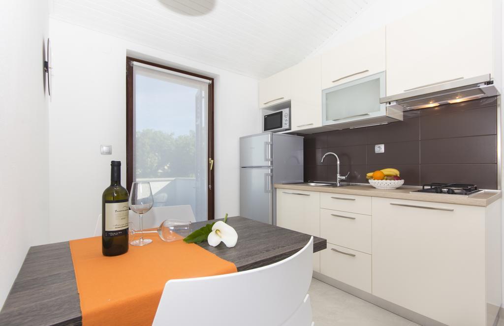 Alison Apartments Премантура Екстериор снимка