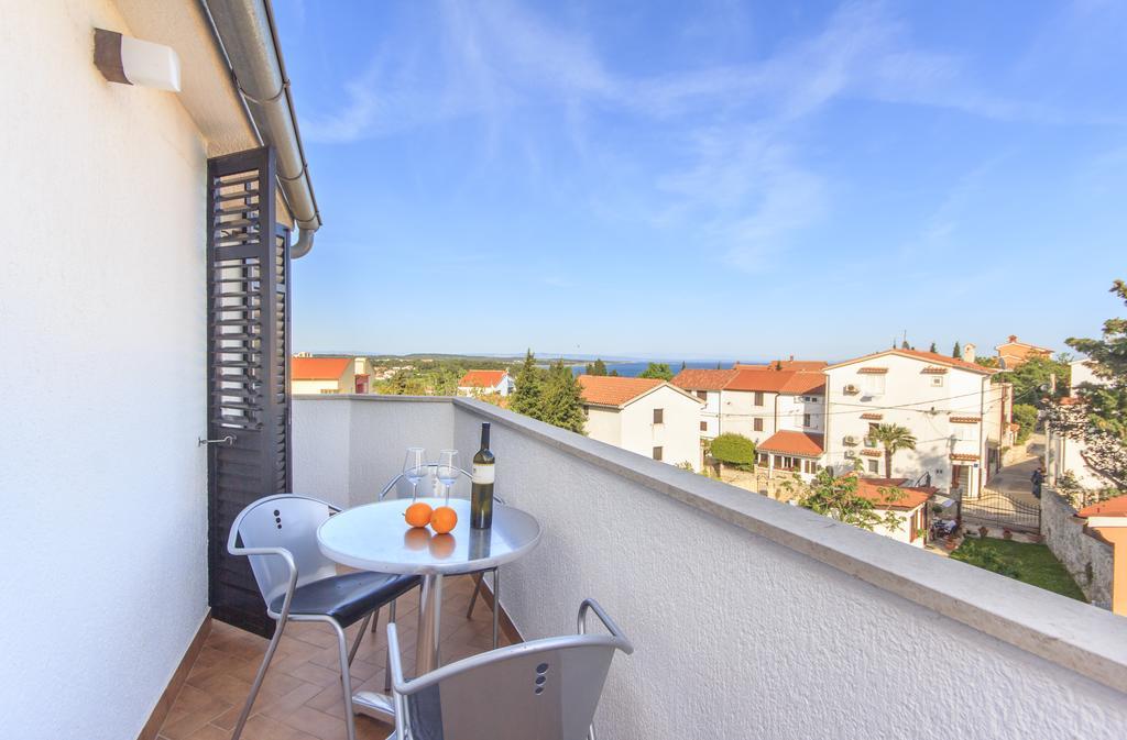 Alison Apartments Премантура Екстериор снимка