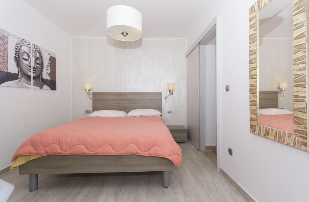 Alison Apartments Премантура Екстериор снимка