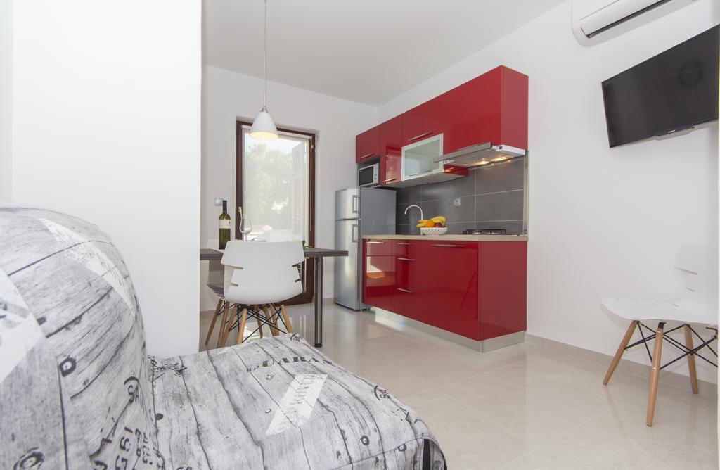 Alison Apartments Премантура Екстериор снимка