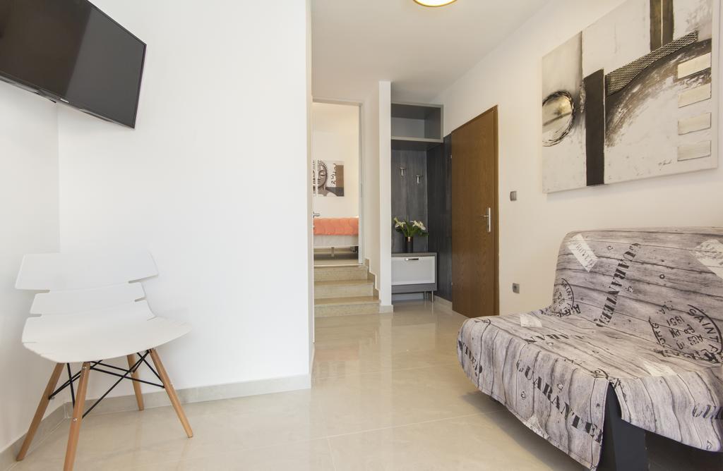 Alison Apartments Премантура Екстериор снимка
