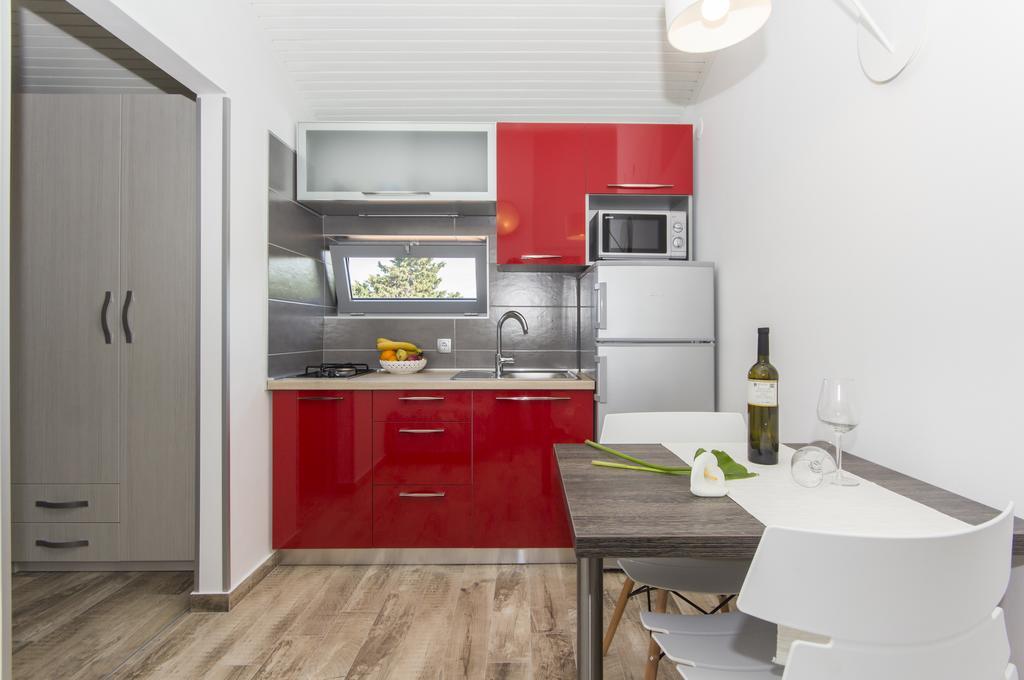 Alison Apartments Премантура Екстериор снимка