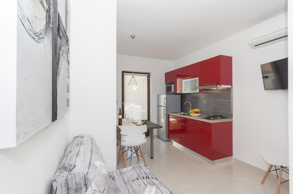Alison Apartments Премантура Екстериор снимка