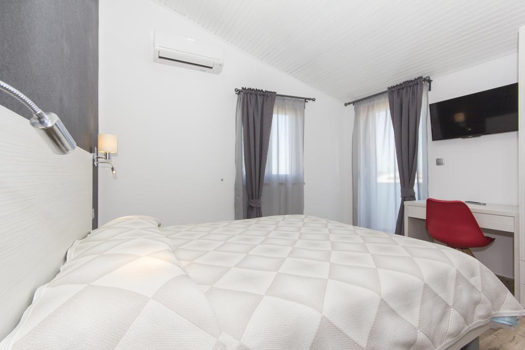 Alison Apartments Премантура Екстериор снимка